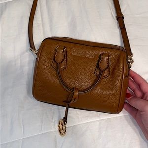 EUC Michael Kors crossbody!